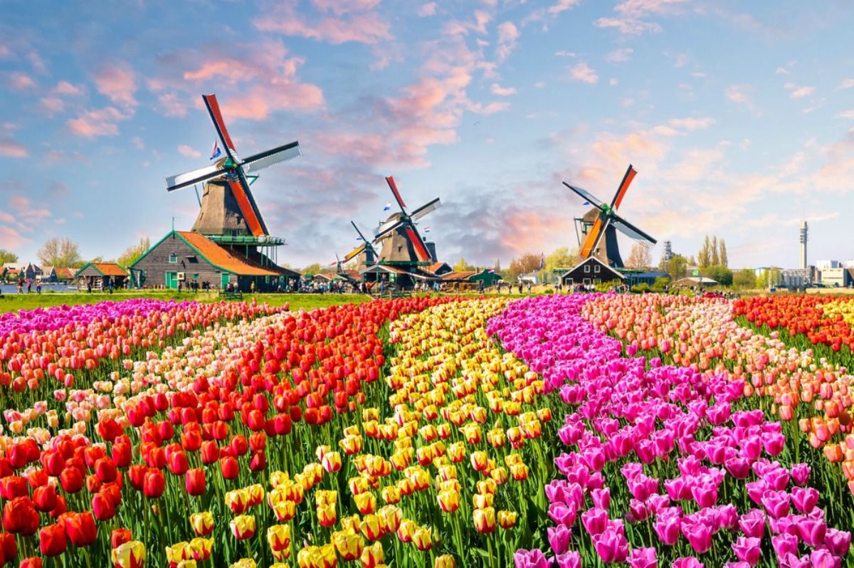 13D Amazing Europe Keukenhof Plus Uzbekistan ( Starting from Rp. 30.900.000 / pax )